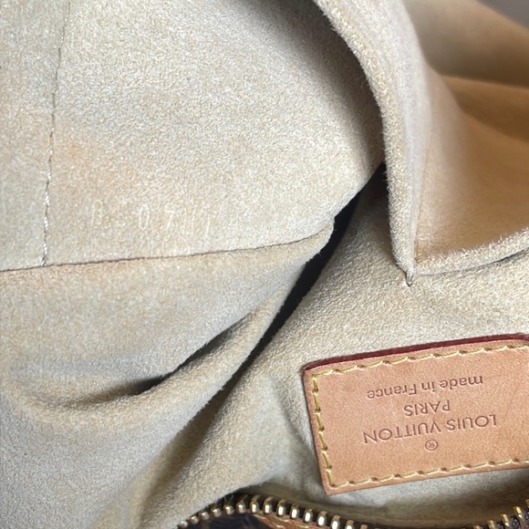 [SOLD] Louis Vuitton Etoile City GM Shoulder Bag Monogram Purse Turn … - Picture 16 of 17